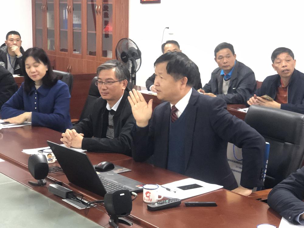 3到訪名校長、專家黃新古校長（前排右一）、于偉就校長（左一）.jpg